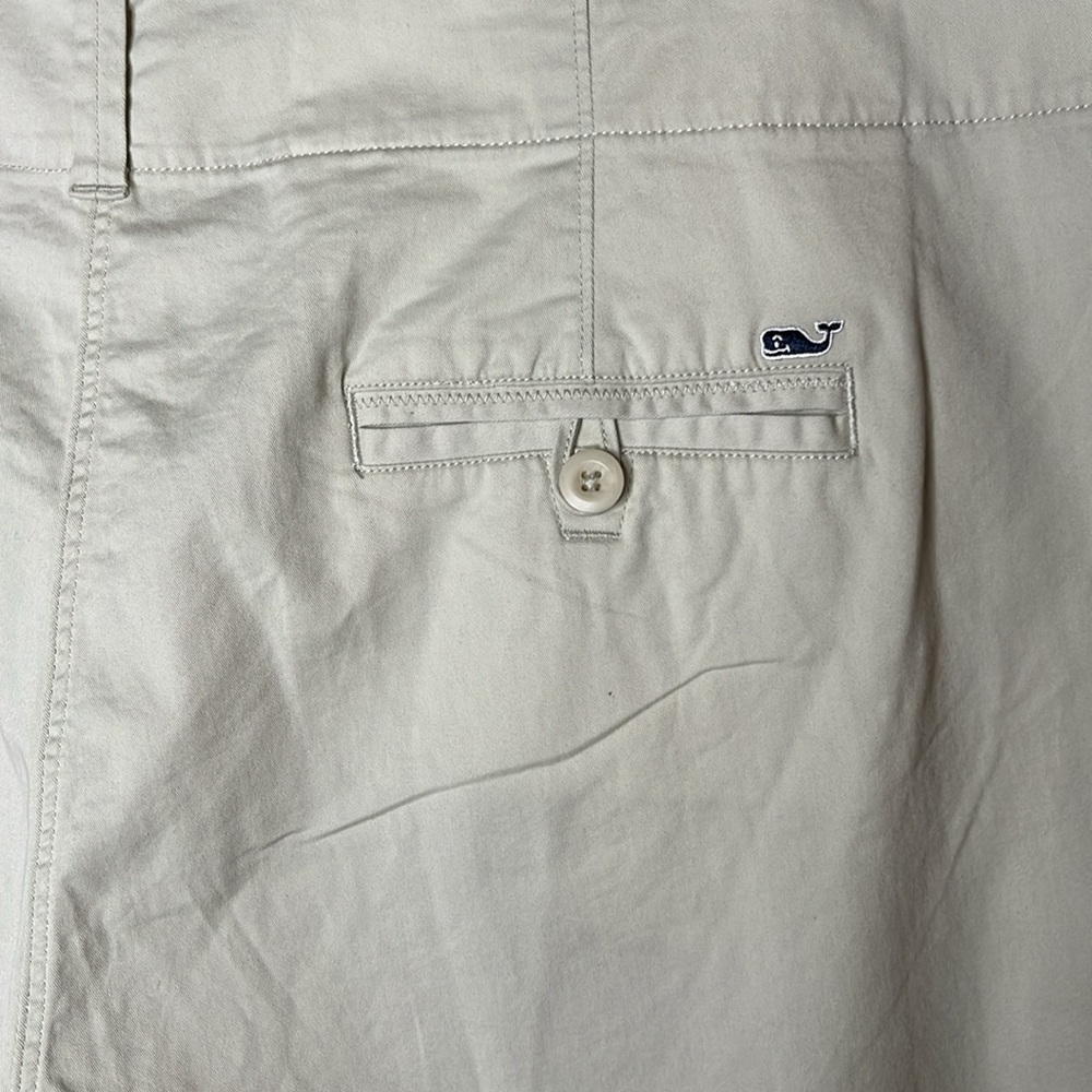 Vineyard Vines 5 Inch Herringbone Every Day Shorts
Size 24
Color: STONE - Picture 6 of 9